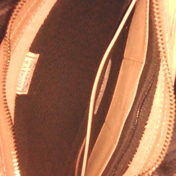 Dooney & Bourke purse - Picture 4 of 4